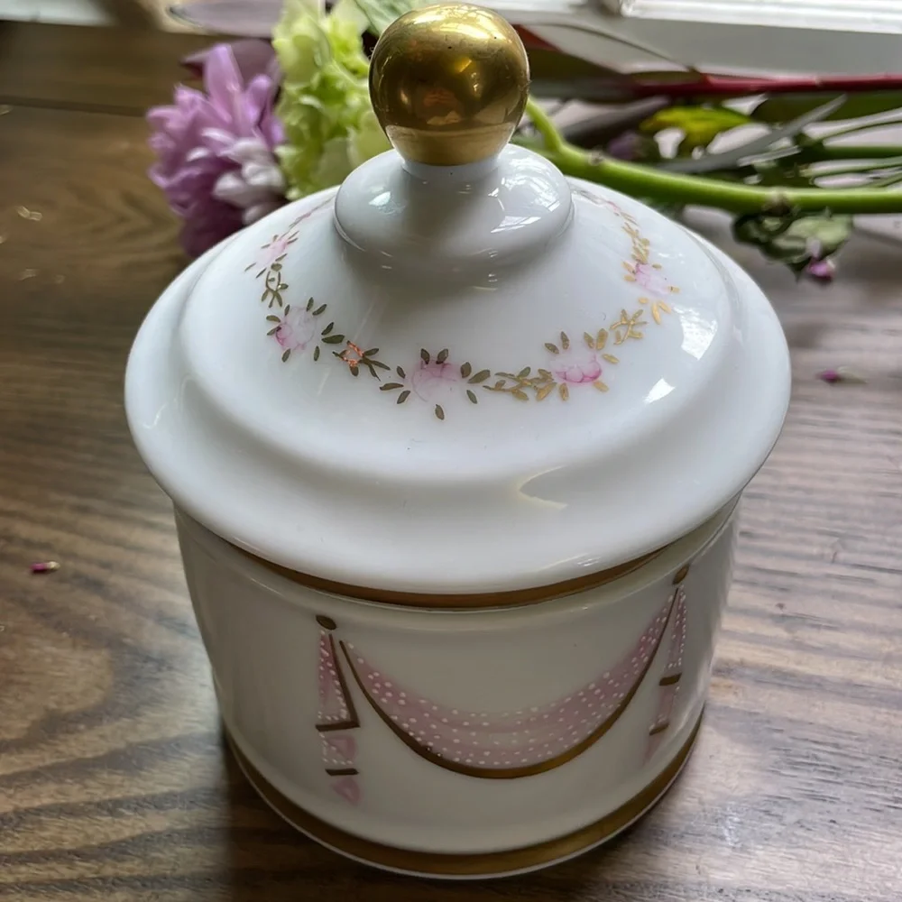 Pretty Vanity Jar/Container - Vintage Hand Painted